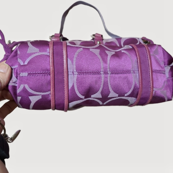 Coach Signature Poppy Handbag - Picture 4 of 14